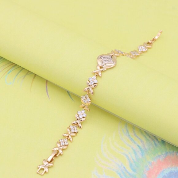 "Elegant Rose Gold Bracelet with Floral Design and Crystal Accents, XPBL0969 - Picture 5 of 13